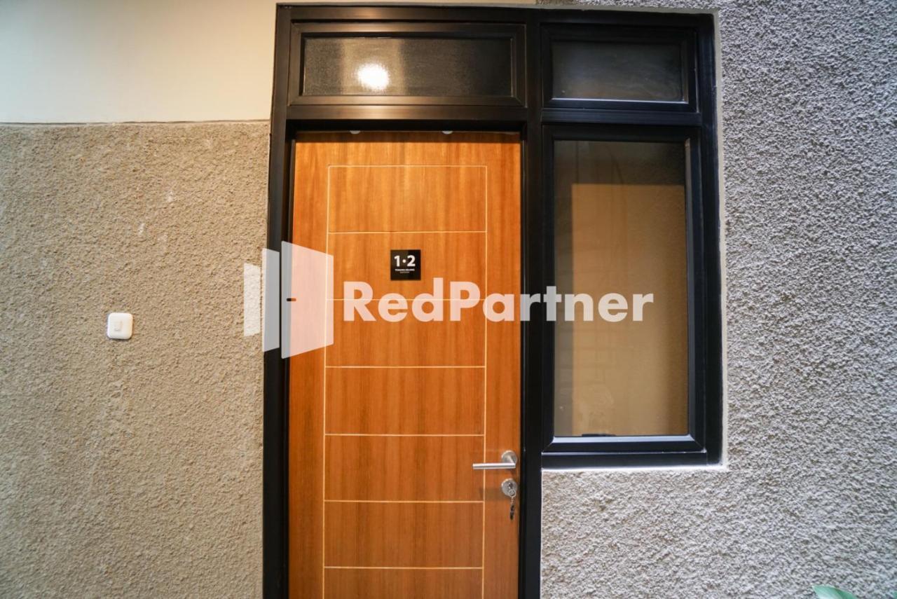 Tomang Gelong Guest House Syariah Mitra Reddoorz Джакарта Екстер'єр фото