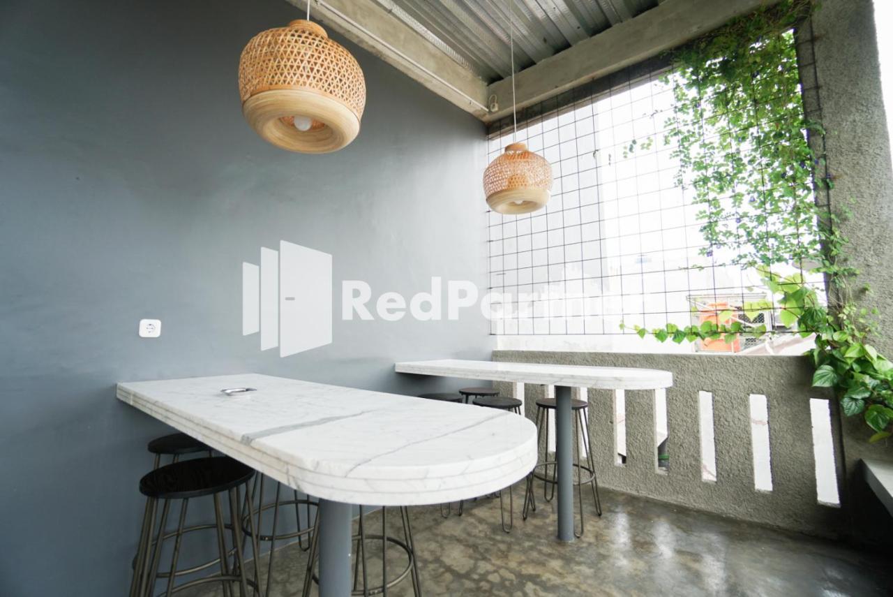 Tomang Gelong Guest House Syariah Mitra Reddoorz Джакарта Екстер'єр фото